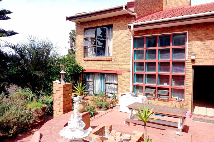 5 Bedroom Property for Sale in Vredenburg Western Cape